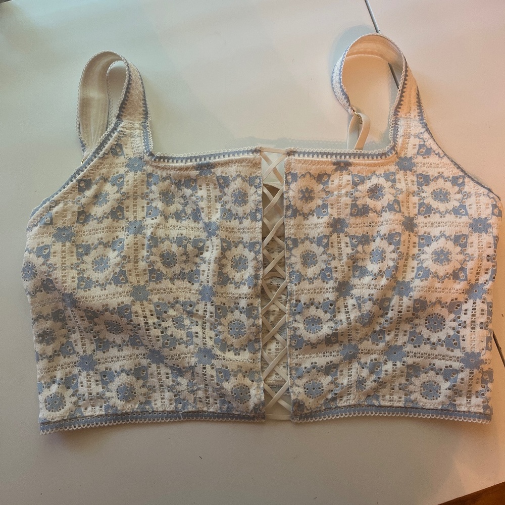 Aerie White and Blue Pattern Crop Tank Too